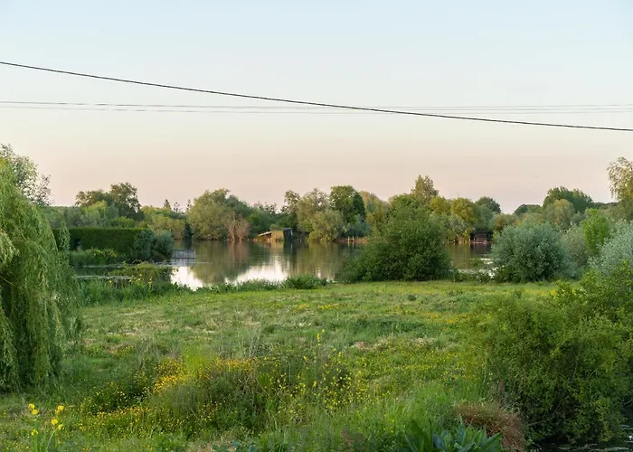 LE MOULIN ROUGE CLAIRMARAIS GITE Le Grébe