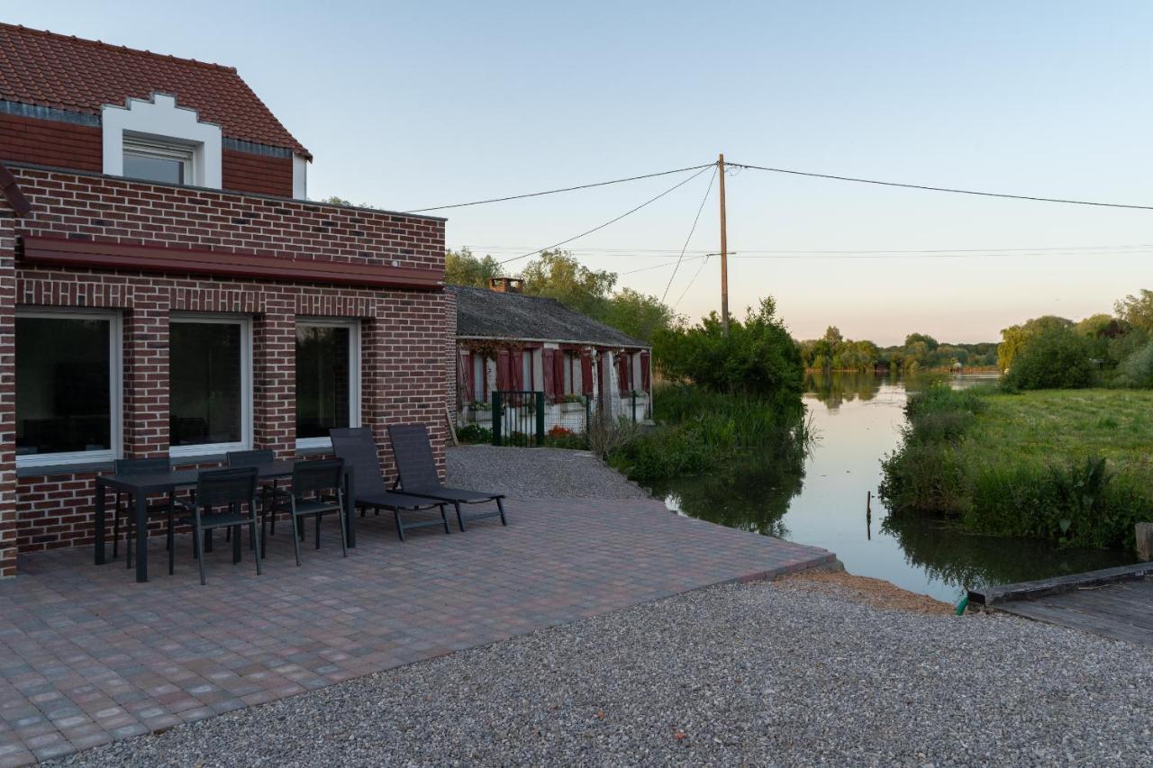 Le Moulin Rouge Le Grébe Clairmarais